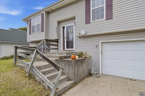 Tiny photo for 1412 SW 72nd Pl, Topeka, KS 66619 (MLS # 247093)