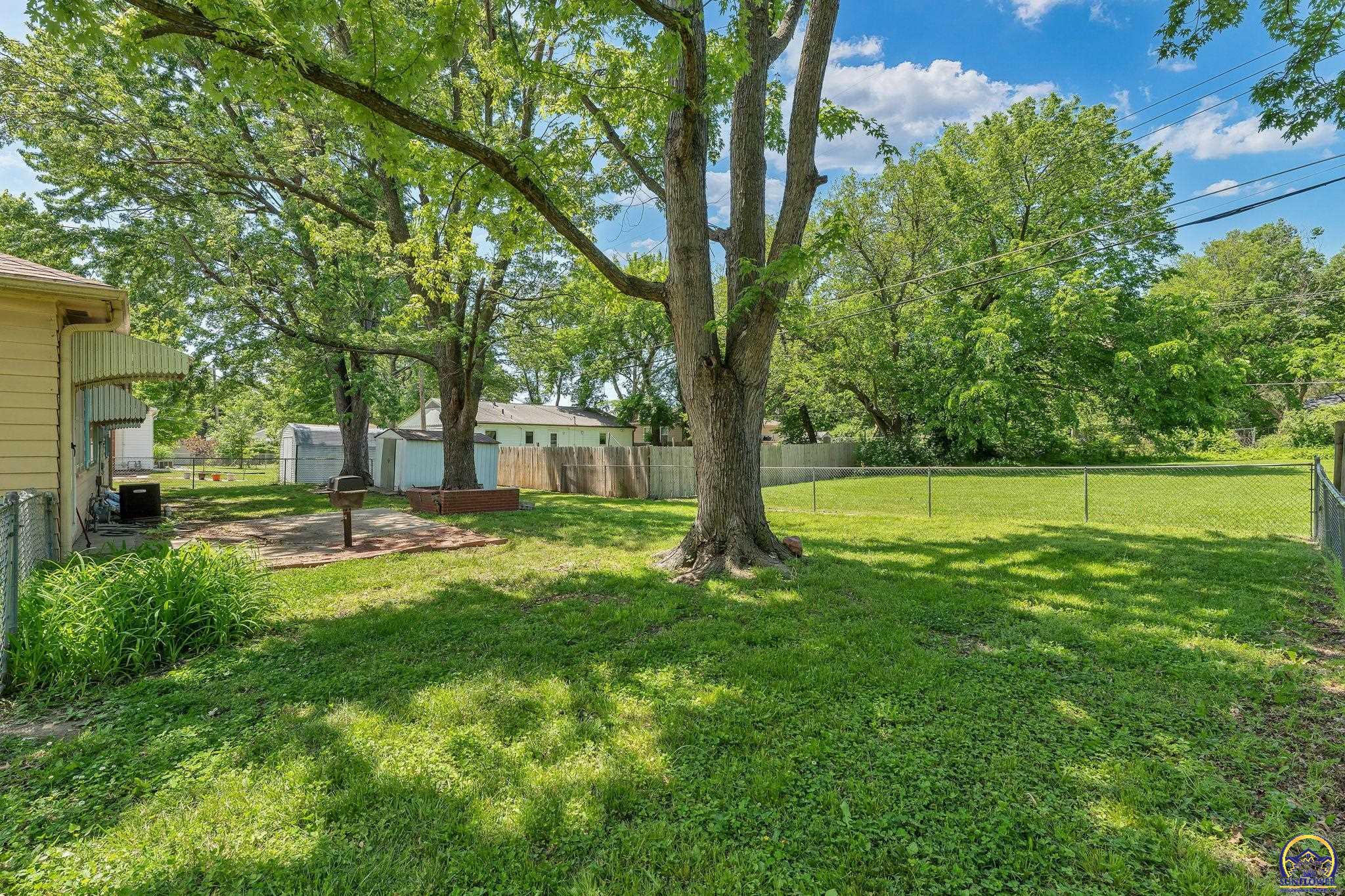 Topeka, Kansas 66614, United States, 3 Bedrooms Bedrooms, ,1 BathroomBathrooms,Residential,Pending,128556