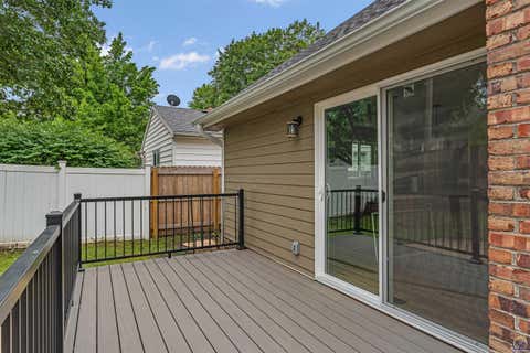 Tiny photo for 1508 SW Ward Pkwy, Topeka, KS 66604 (MLS # 245332)