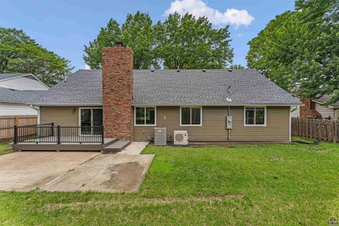 Tiny photo for 1508 SW Ward Pkwy, Topeka, KS 66604 (MLS # 245332)
