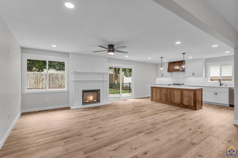 Tiny photo for 1508 SW Ward Pkwy, Topeka, KS 66604 (MLS # 245332)