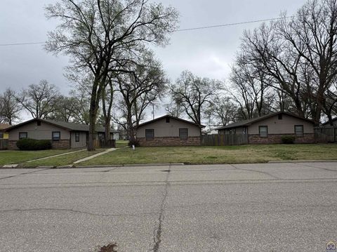 Photo of 12091211 Yuma St, Manhattan, KS 66502 (MLS # 243772)