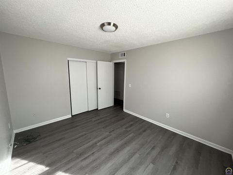 Tiny photo for 12091211 Yuma St, Manhattan, KS 66502 (MLS # 243772)