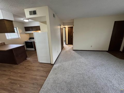 Tiny photo for 12091211 Yuma St, Manhattan, KS 66502 (MLS # 243772)