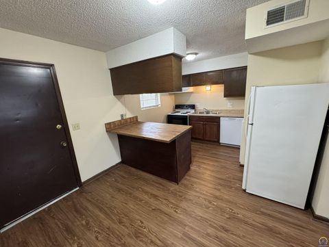 Tiny photo for 12091211 Yuma St, Manhattan, KS 66502 (MLS # 243772)