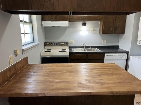 Tiny photo for 12091211 Yuma St, Manhattan, KS 66502 (MLS # 243772)