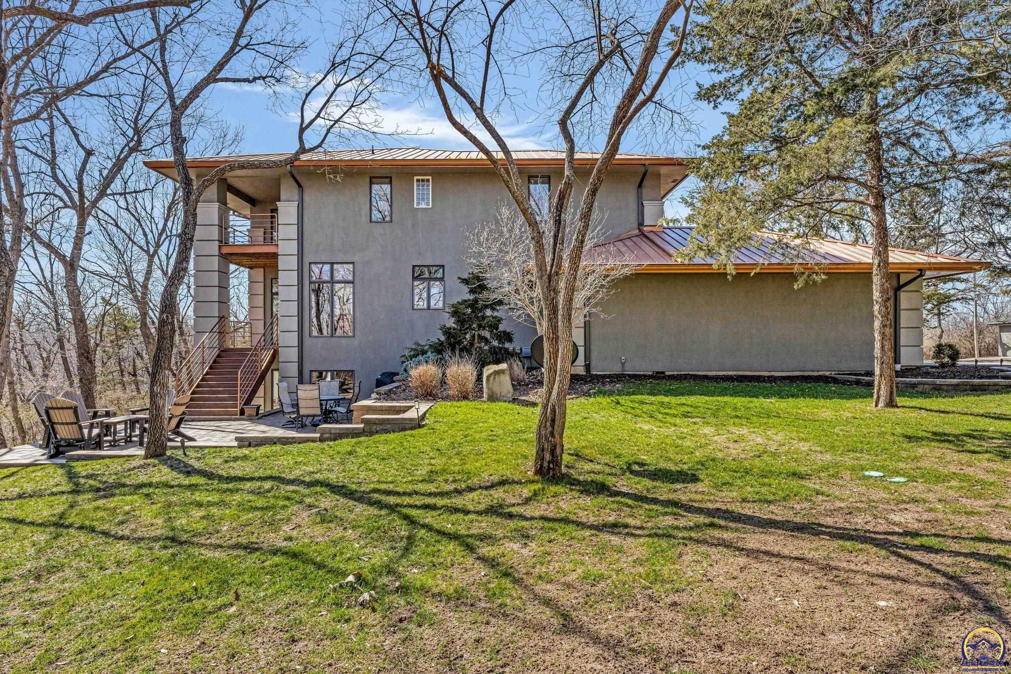 Topeka, Kansas 66615, United States, 4 Bedrooms Bedrooms, ,4 BathroomsBathrooms,Residential,Pending,64038