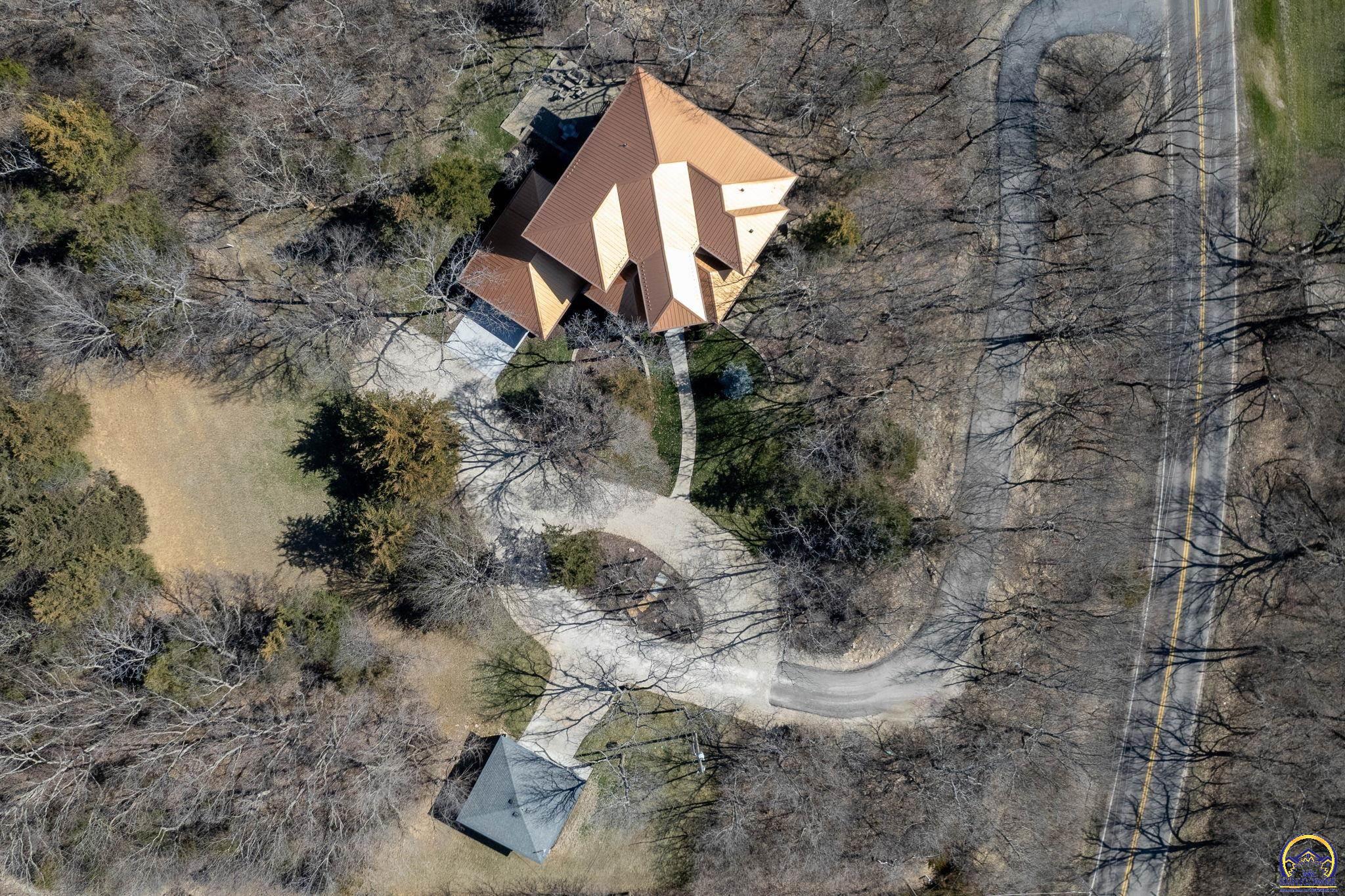 Topeka, Kansas 66615, United States, 4 Bedrooms Bedrooms, ,4 BathroomsBathrooms,Residential,Pending,64038