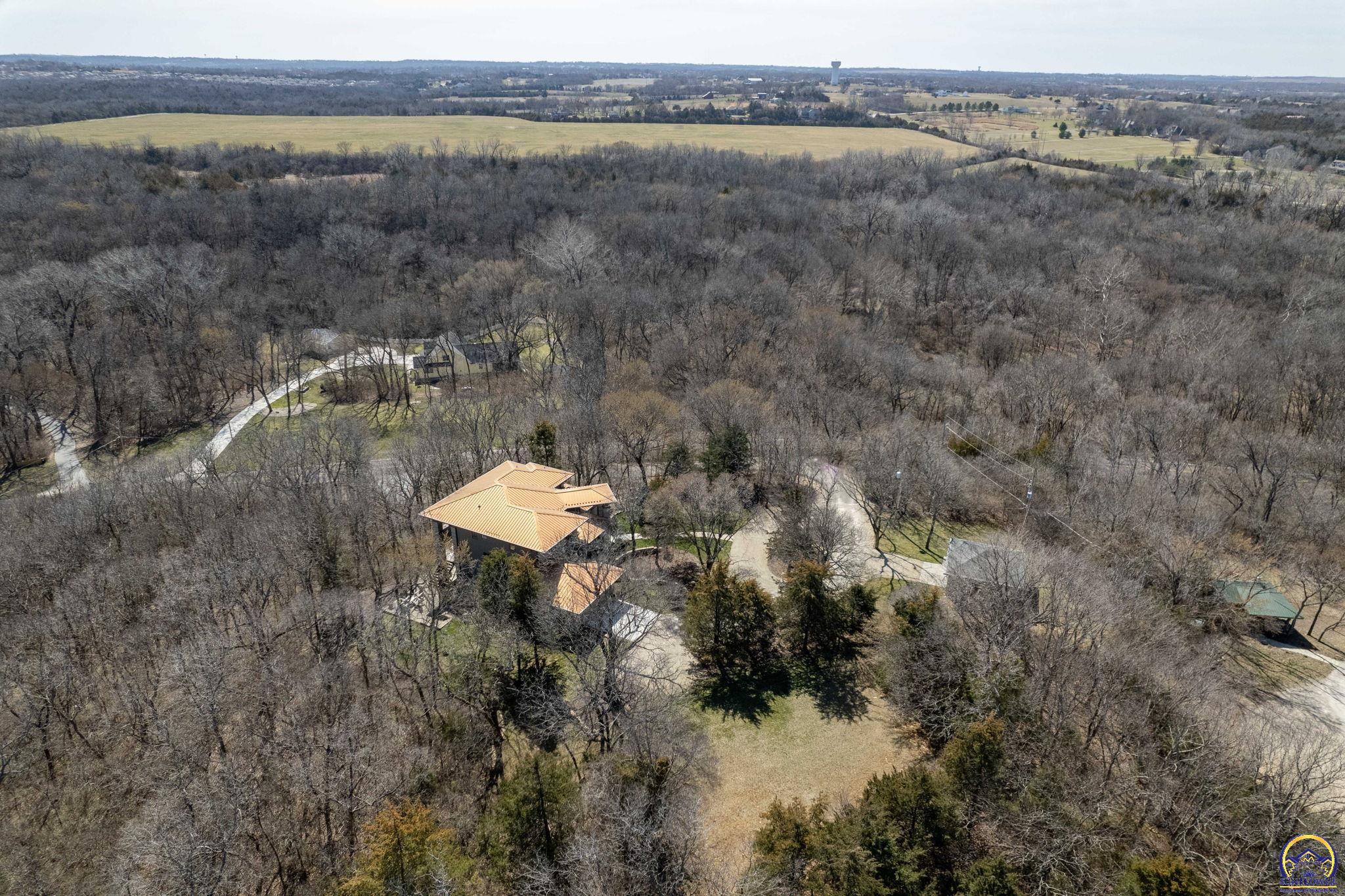 Topeka, Kansas 66615, United States, 4 Bedrooms Bedrooms, ,4 BathroomsBathrooms,Residential,Pending,64038