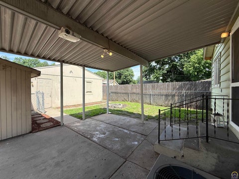 Tiny photo for 723 NE Chester Ave, Topeka, KS 66616 (MLS # 244900)