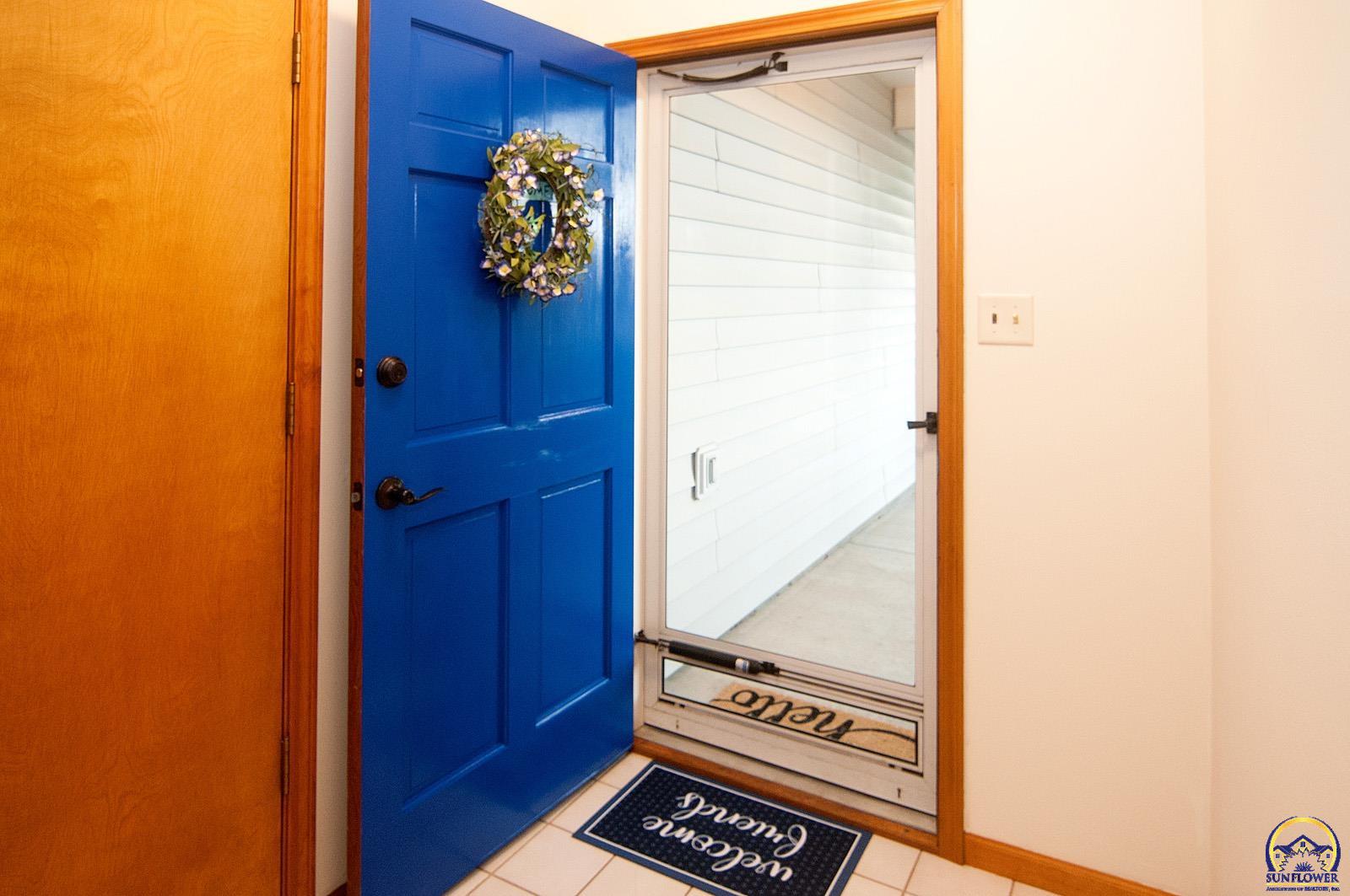 Topeka, Kansas 66605, United States, 2 Bedrooms Bedrooms, ,1 BathroomBathrooms,Residential,Active,179806