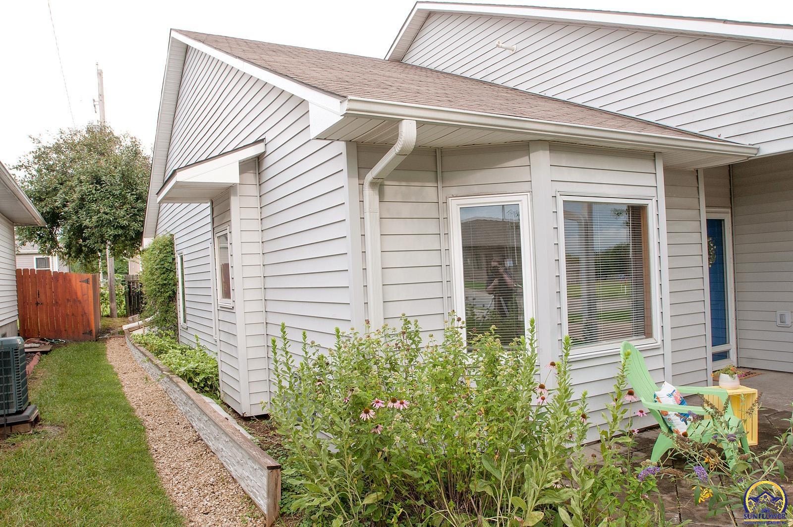 Topeka, Kansas 66605, United States, 2 Bedrooms Bedrooms, ,1 BathroomBathrooms,Residential,Active,179806