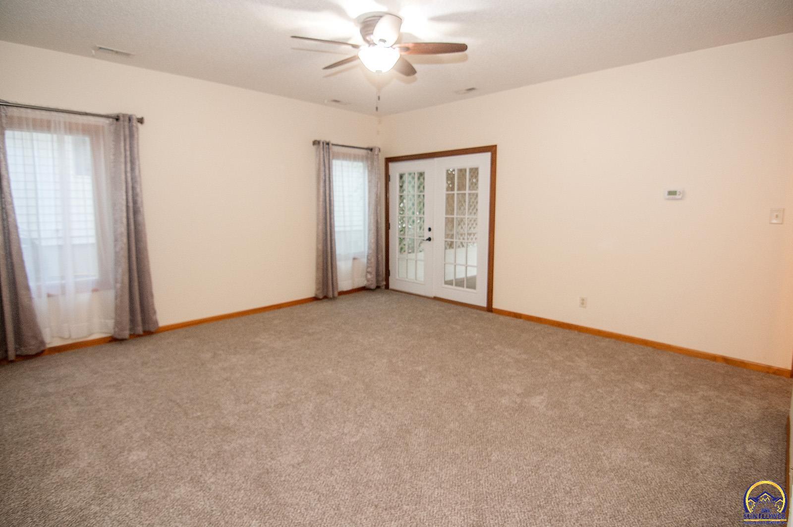 Topeka, Kansas 66605, United States, 2 Bedrooms Bedrooms, ,1 BathroomBathrooms,Residential,Active,179806