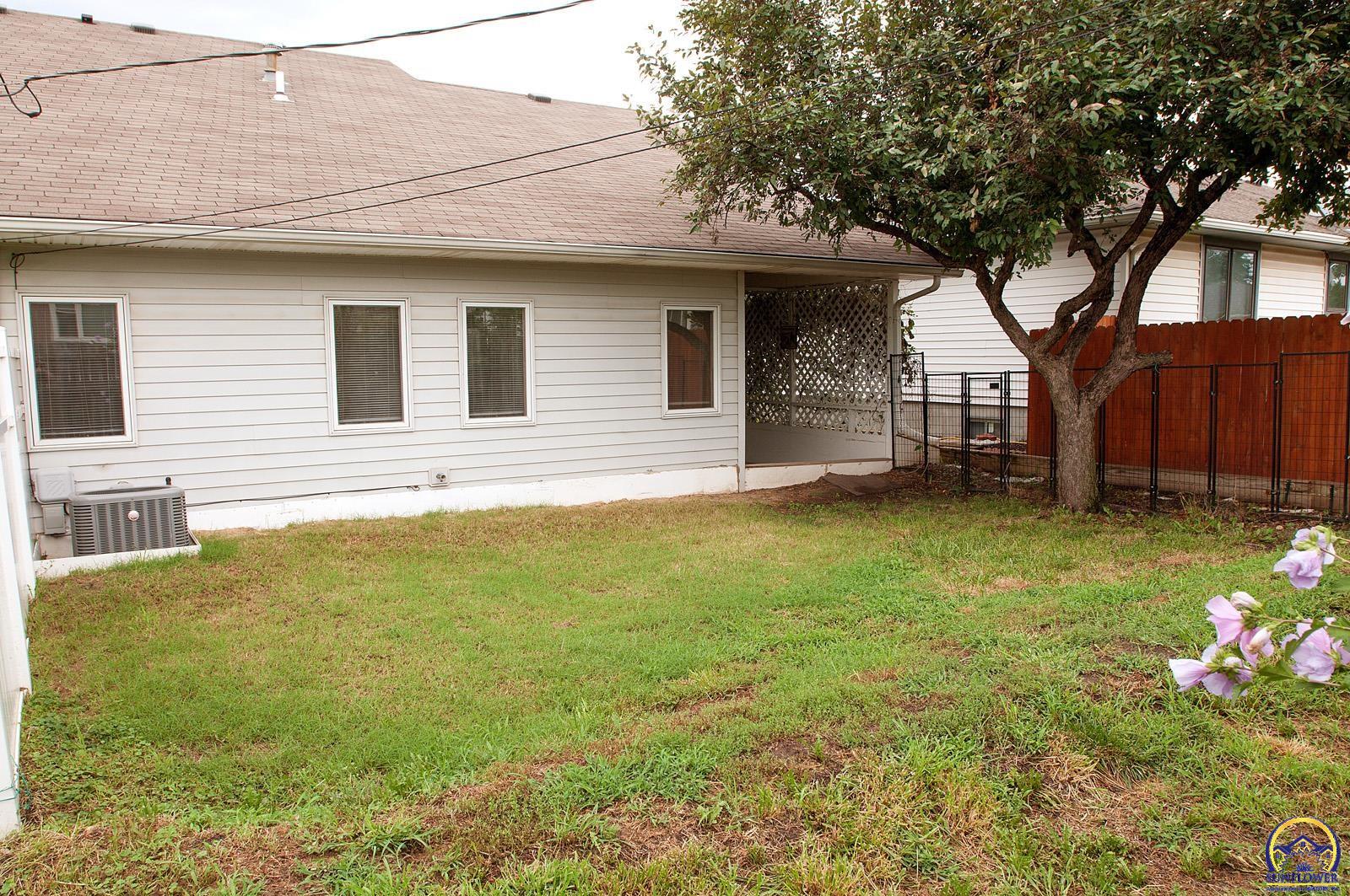 Topeka, Kansas 66605, United States, 2 Bedrooms Bedrooms, ,1 BathroomBathrooms,Residential,Active,179806