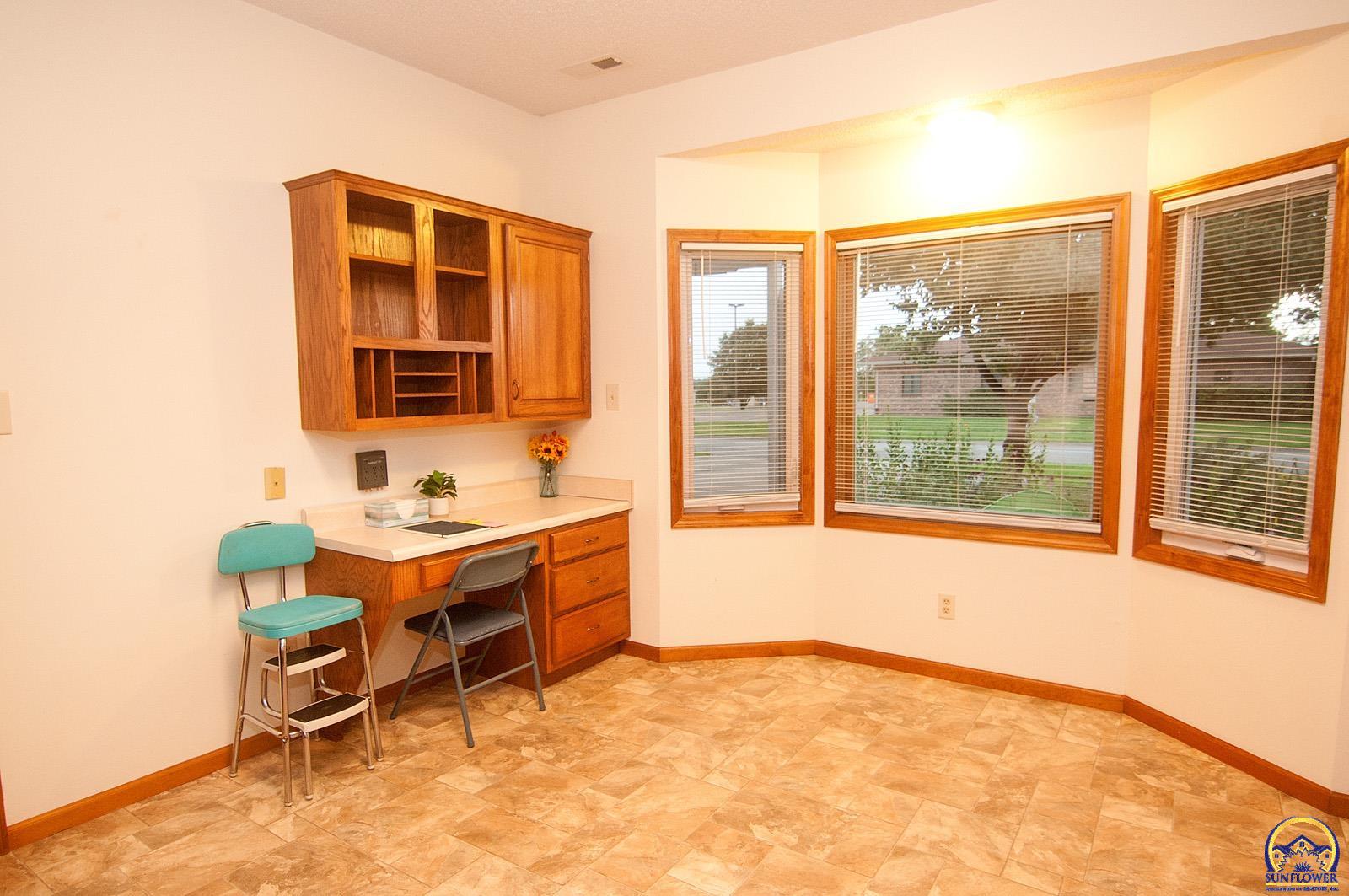 Topeka, Kansas 66605, United States, 2 Bedrooms Bedrooms, ,1 BathroomBathrooms,Residential,Active,179806