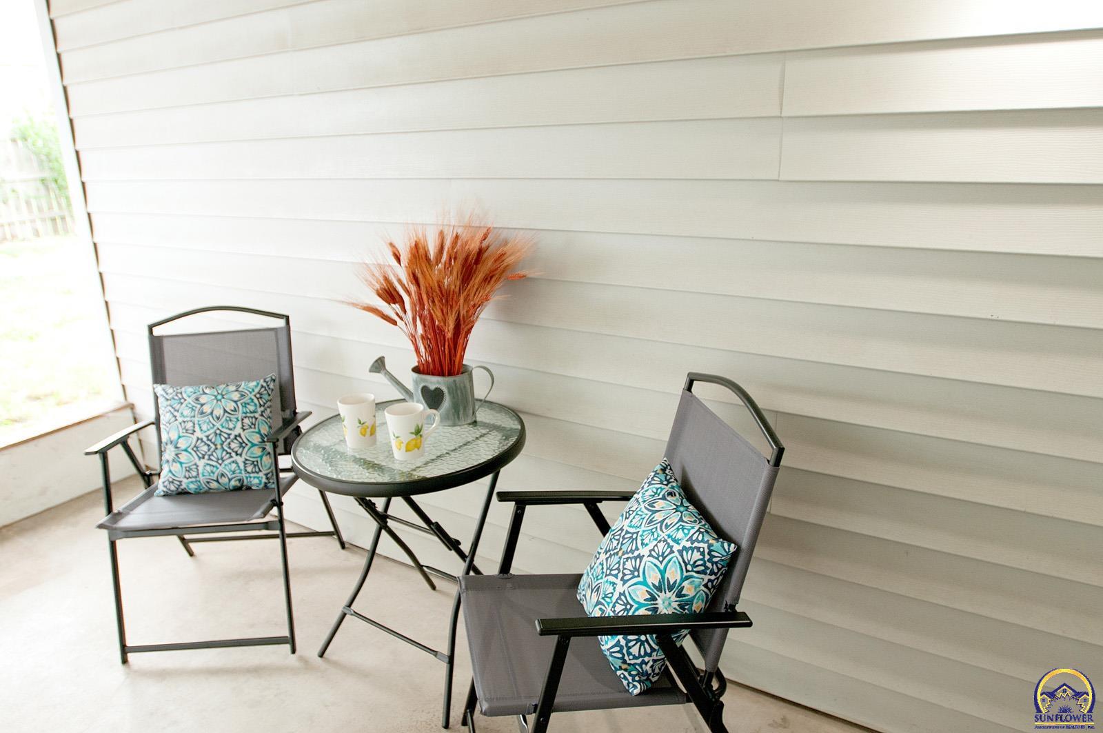 Topeka, Kansas 66605, United States, 2 Bedrooms Bedrooms, ,1 BathroomBathrooms,Residential,Active,179806