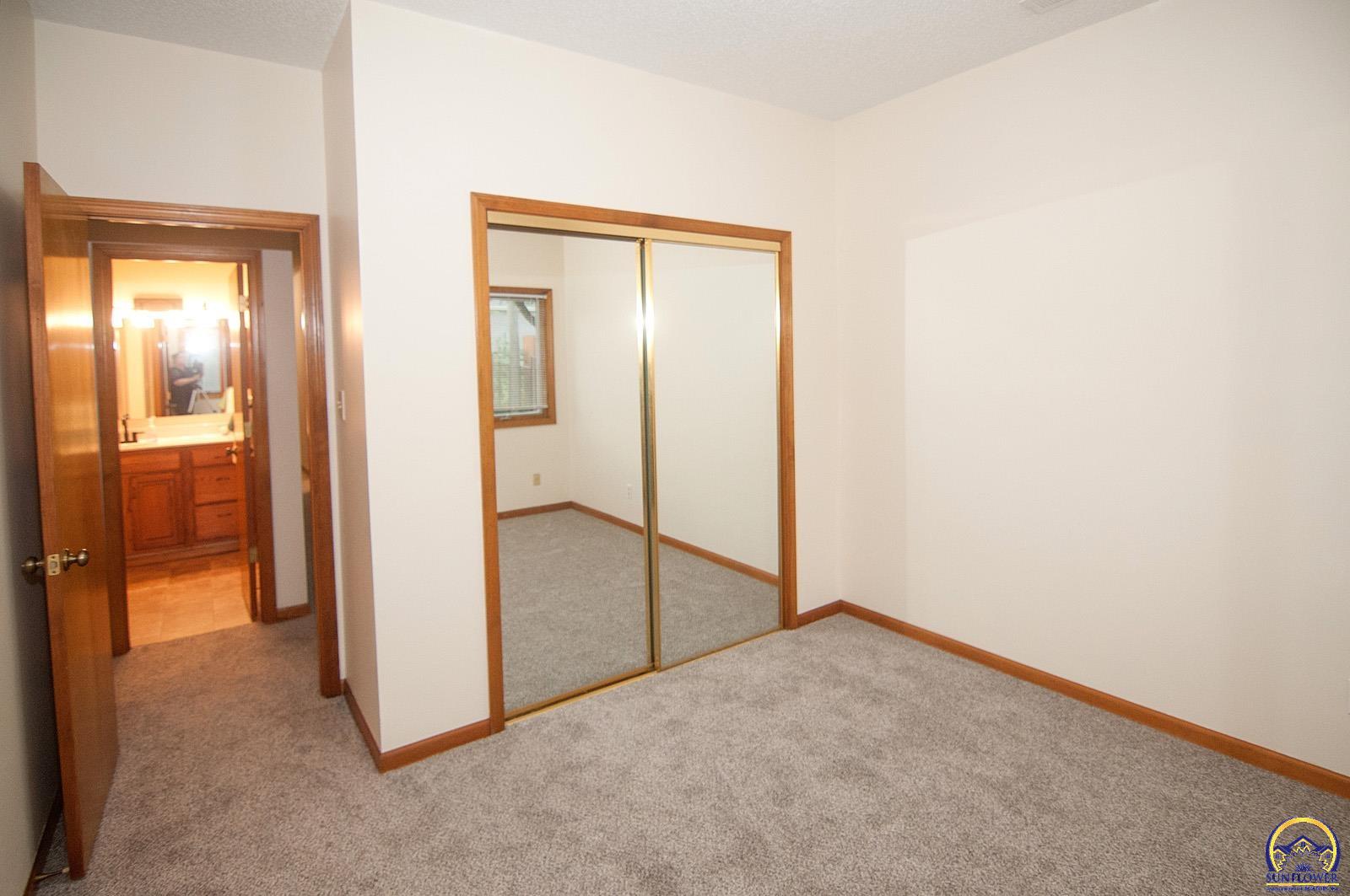 Topeka, Kansas 66605, United States, 2 Bedrooms Bedrooms, ,1 BathroomBathrooms,Residential,Active,179806