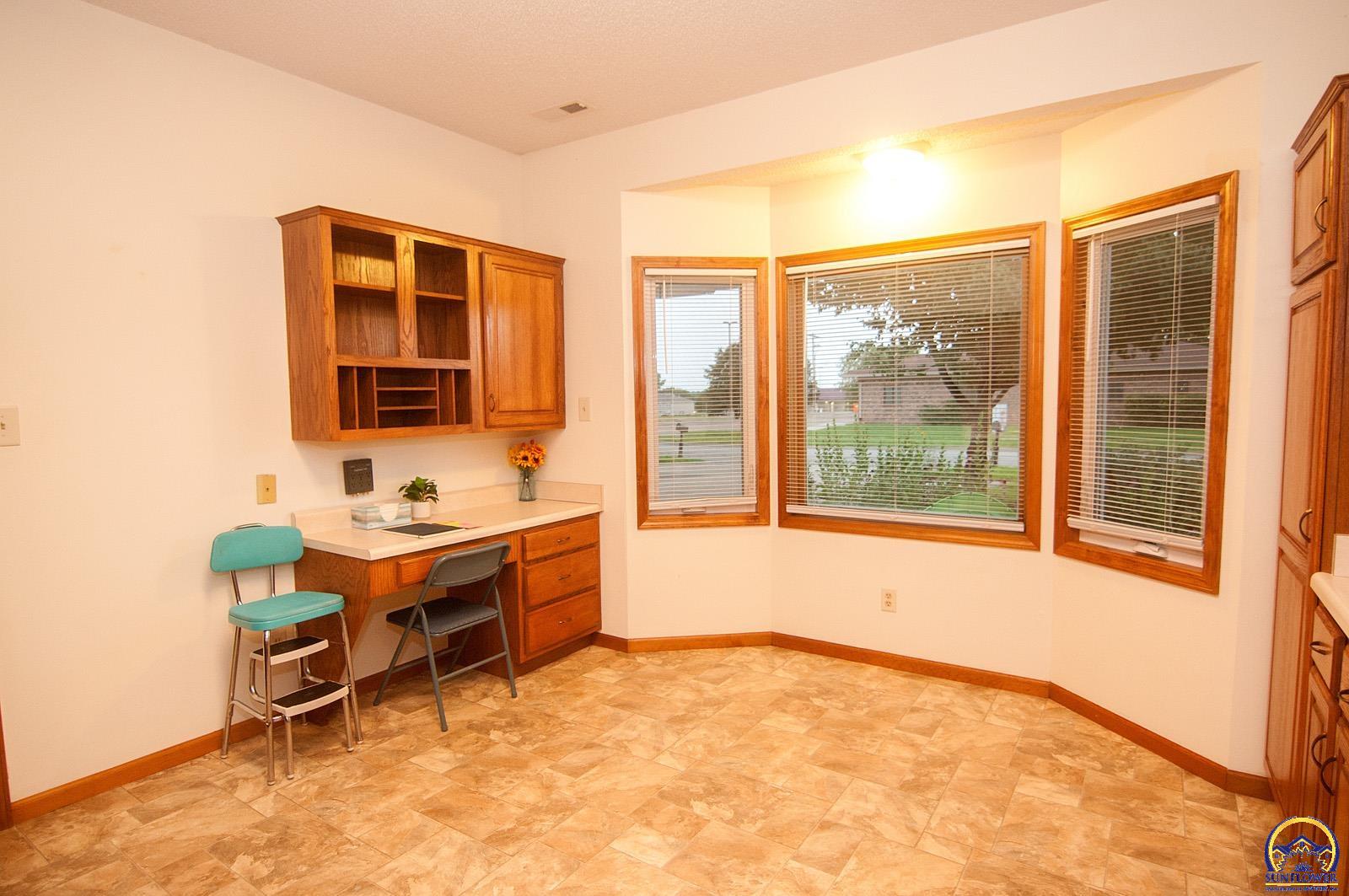 Topeka, Kansas 66605, United States, 2 Bedrooms Bedrooms, ,1 BathroomBathrooms,Residential,Active,179806