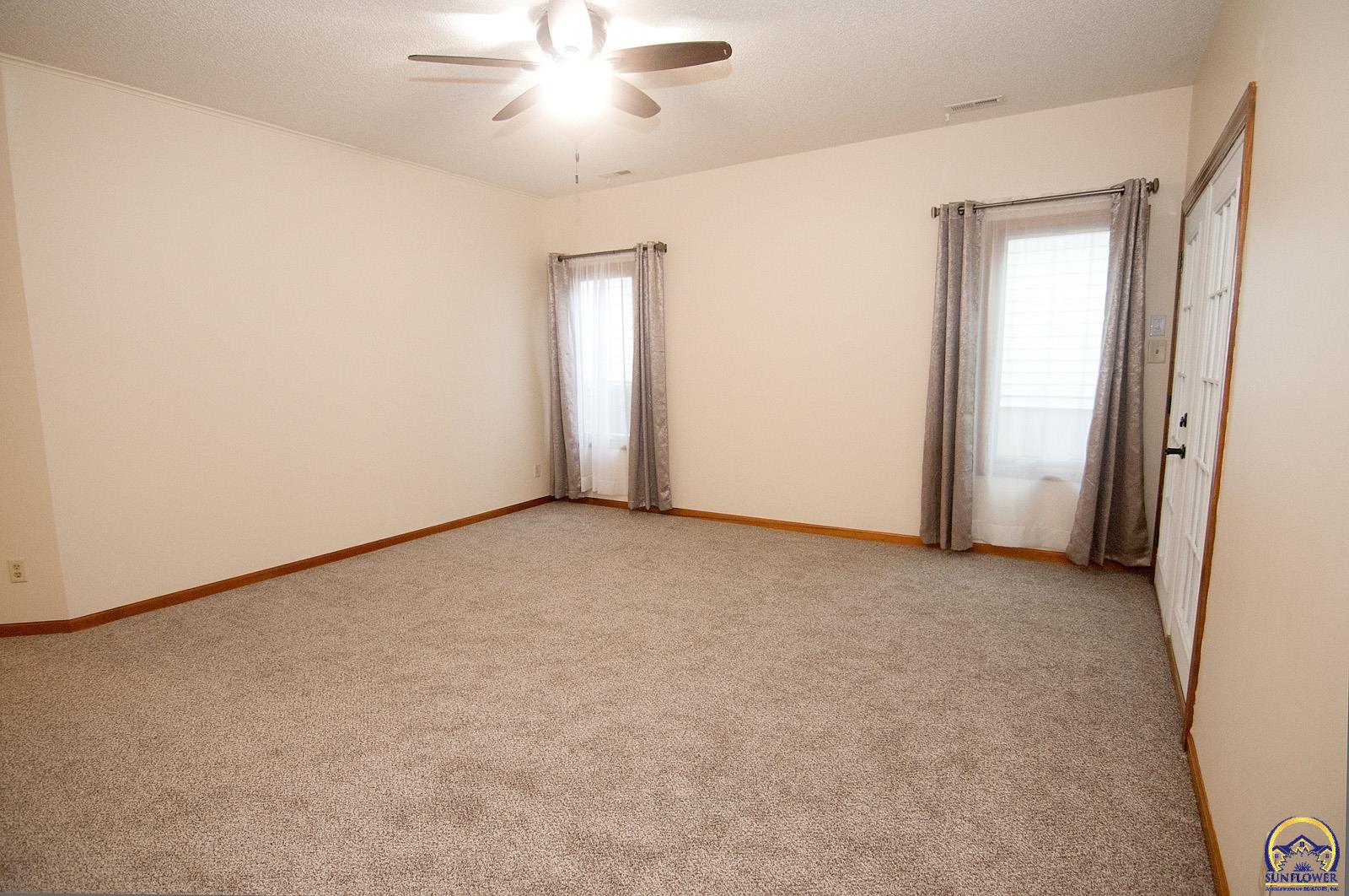 Topeka, Kansas 66605, United States, 2 Bedrooms Bedrooms, ,1 BathroomBathrooms,Residential,Active,179806