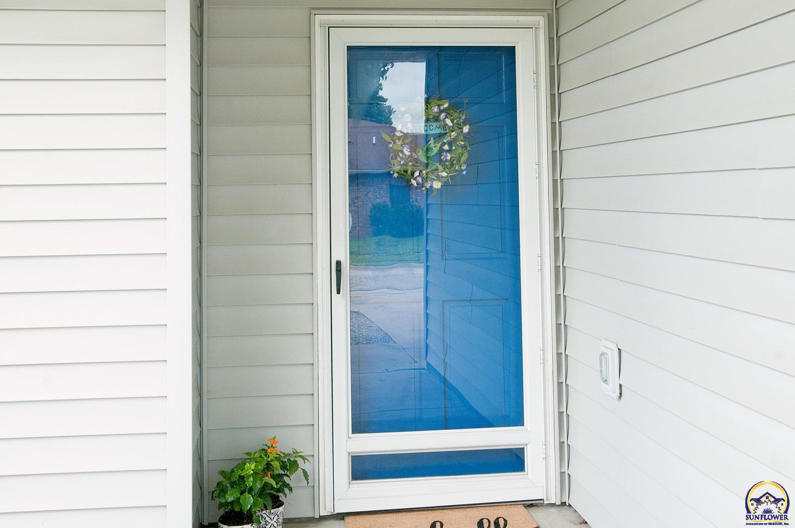 Topeka, Kansas 66605, United States, 2 Bedrooms Bedrooms, ,1 BathroomBathrooms,Residential,Active,179806