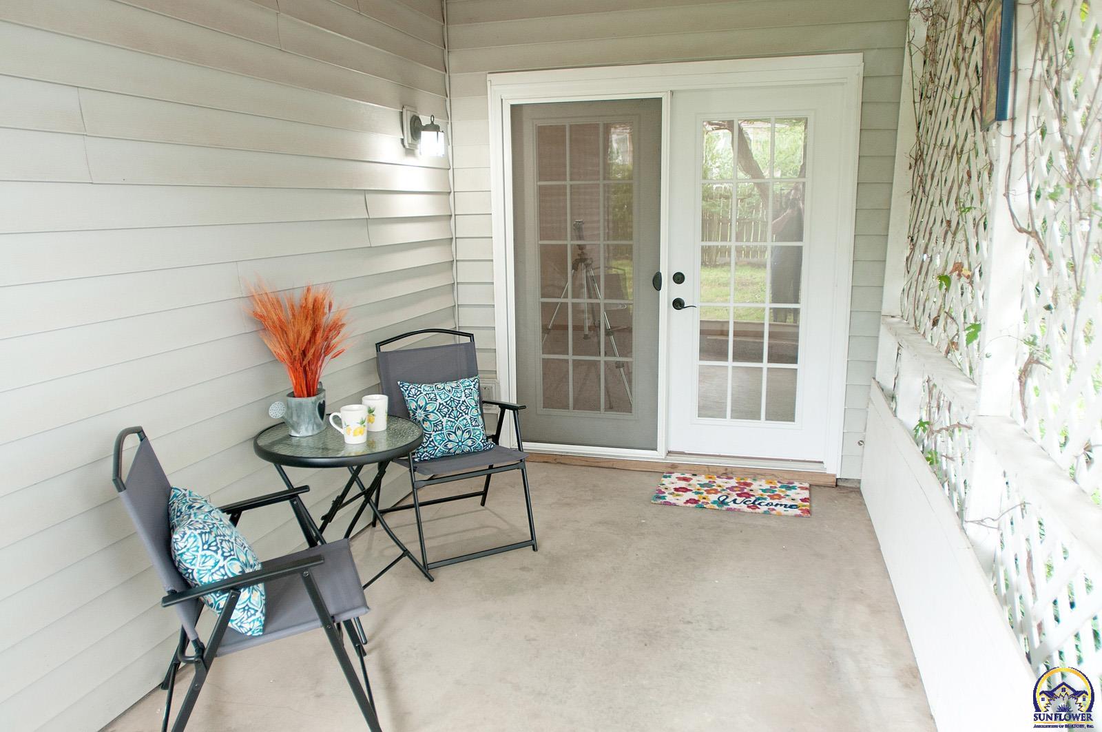 Topeka, Kansas 66605, United States, 2 Bedrooms Bedrooms, ,1 BathroomBathrooms,Residential,Active,179806