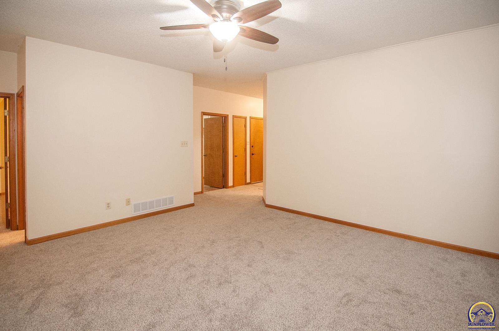 Topeka, Kansas 66605, United States, 2 Bedrooms Bedrooms, ,1 BathroomBathrooms,Residential,Active,179806