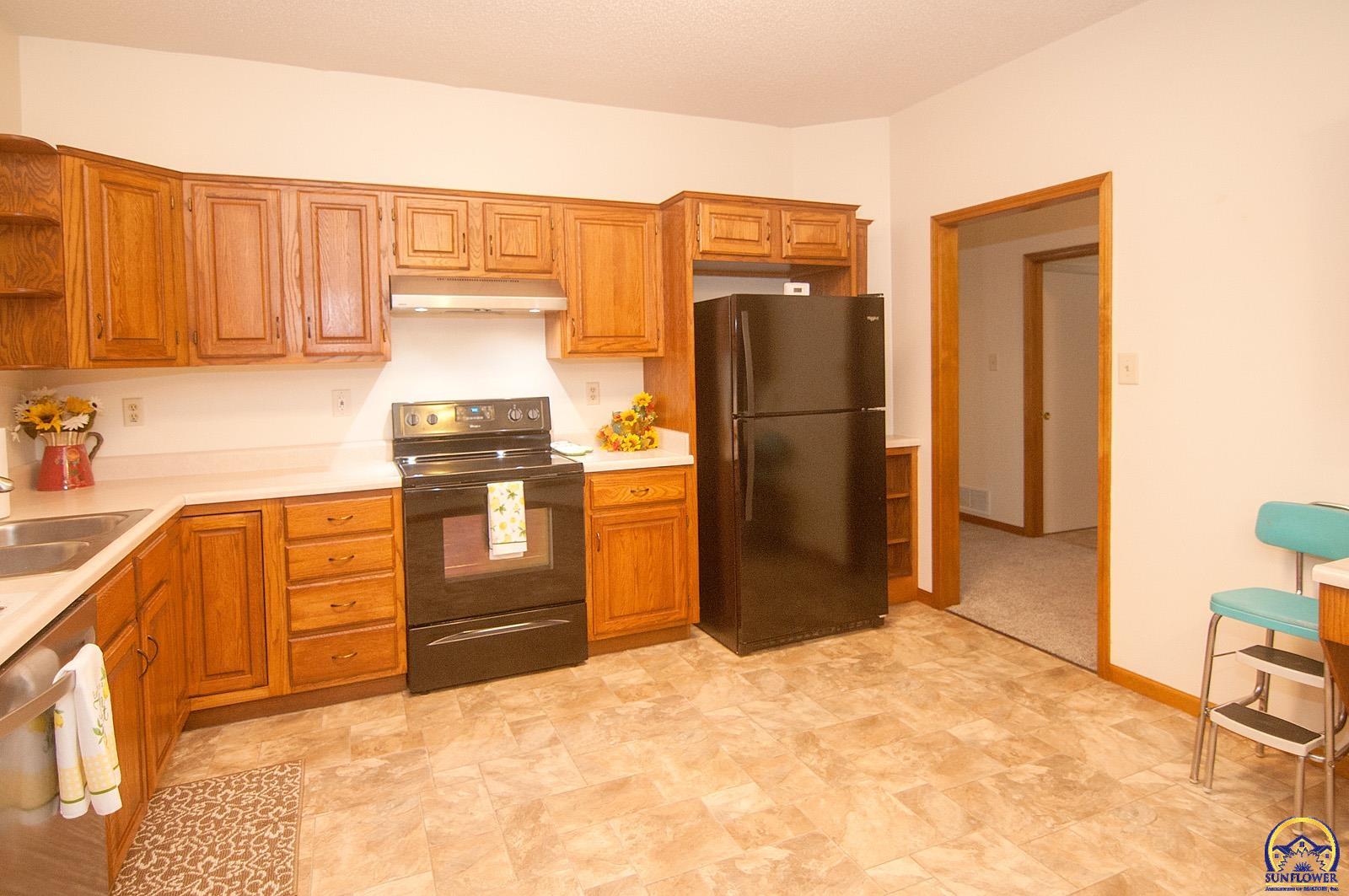 Topeka, Kansas 66605, United States, 2 Bedrooms Bedrooms, ,1 BathroomBathrooms,Residential,Active,179806