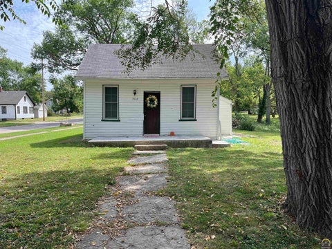 Tiny photo for 302 S Exchange St, Emporia, KS 66801 (MLS # 246126)