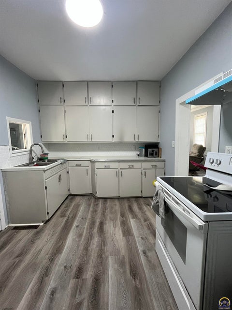 Tiny photo for 302 S Exchange St, Emporia, KS 66801 (MLS # 246126)
