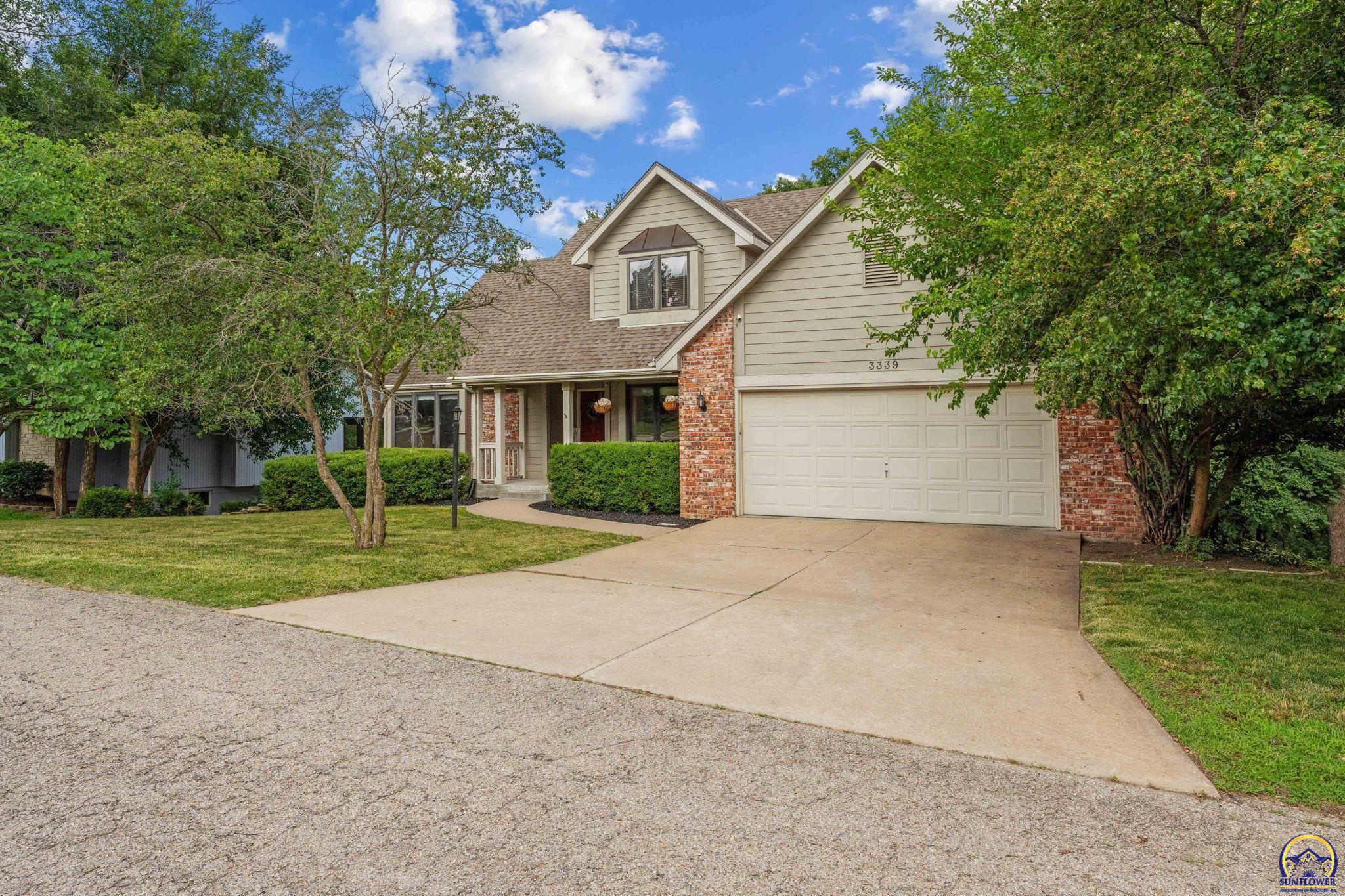 Topeka, Kansas 66614, United States, 3 Bedrooms Bedrooms, ,3 BathroomsBathrooms,Residential,Pending,54665