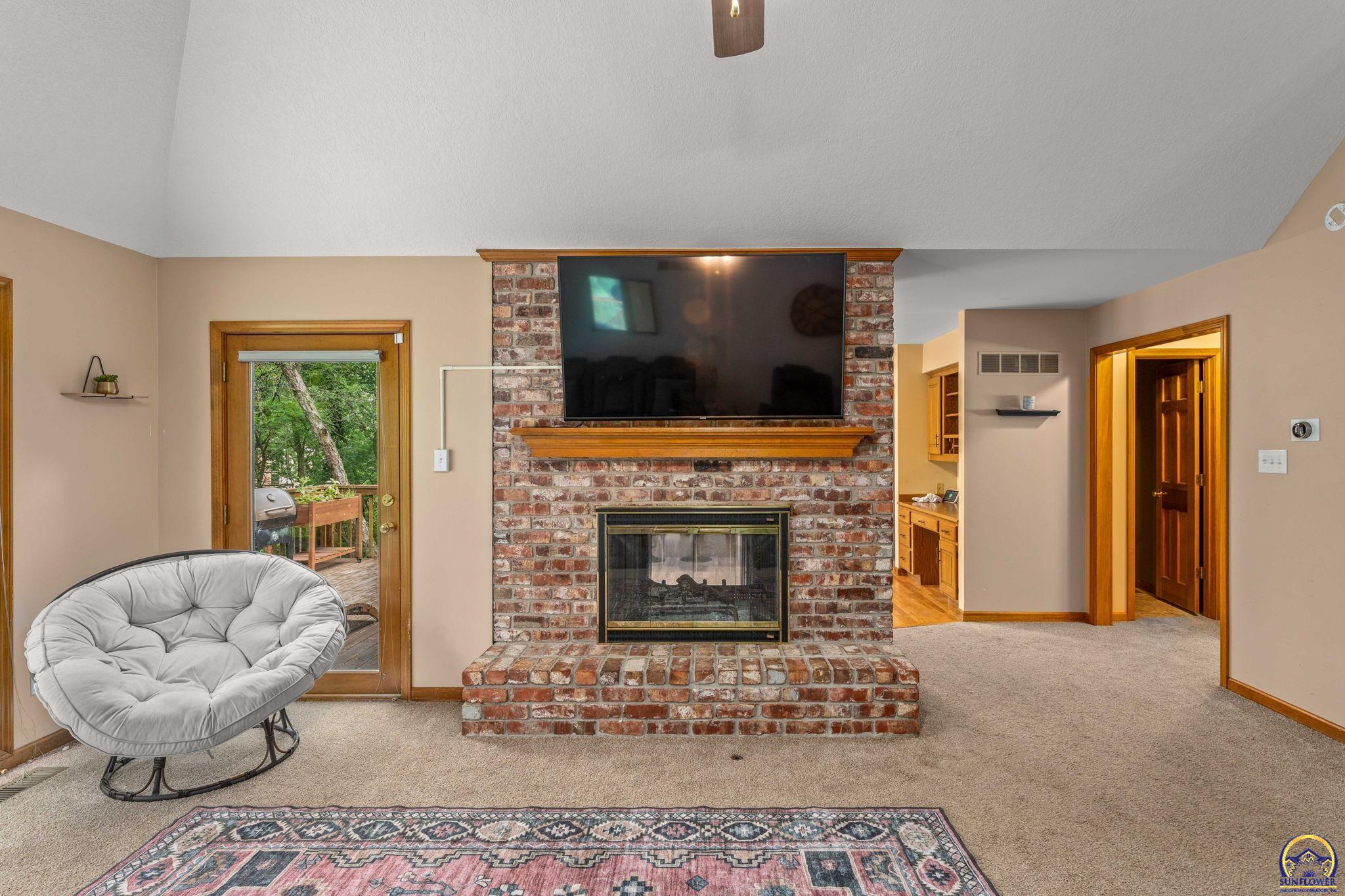 Topeka, Kansas 66614, United States, 3 Bedrooms Bedrooms, ,3 BathroomsBathrooms,Residential,Pending,54665