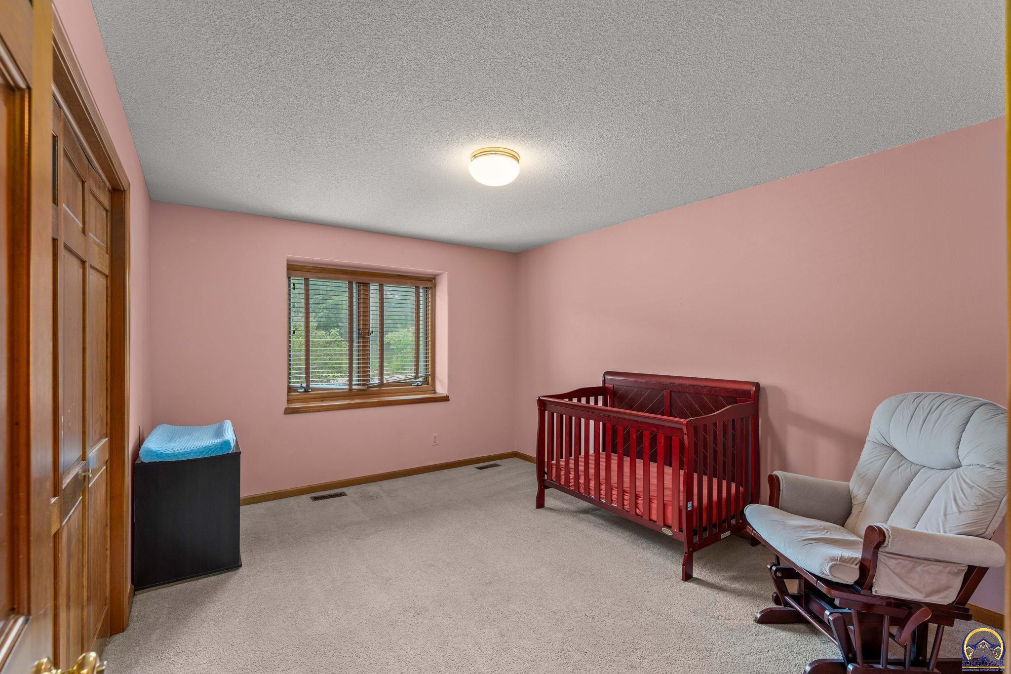 Topeka, Kansas 66614, United States, 3 Bedrooms Bedrooms, ,3 BathroomsBathrooms,Residential,Pending,54665