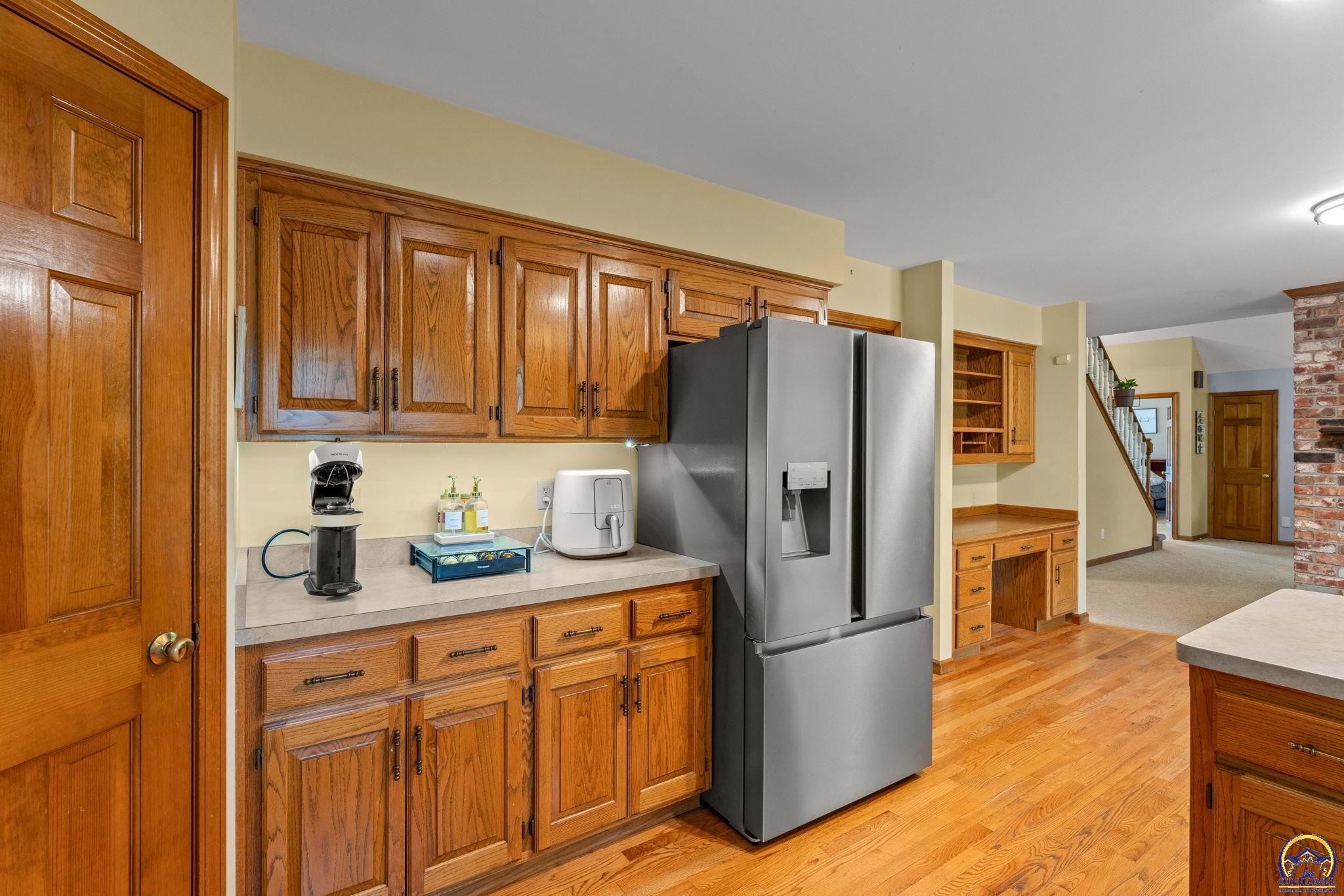 Topeka, Kansas 66614, United States, 3 Bedrooms Bedrooms, ,3 BathroomsBathrooms,Residential,Pending,54665