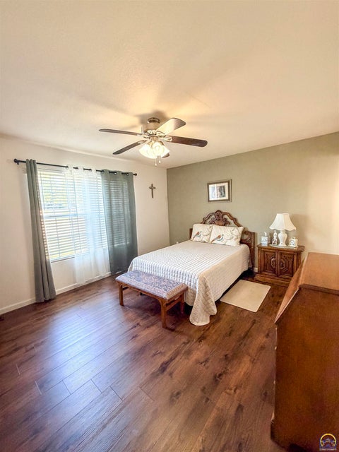 Tiny photo for 2101 SE Peace Ct, Topeka, KS 66605 (MLS # 246443)