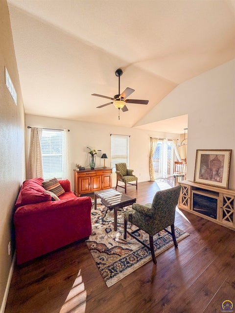 Tiny photo for 2101 SE Peace Ct, Topeka, KS 66605 (MLS # 246443)