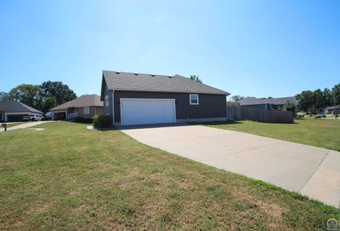 Tiny photo for 2101 SE Peace Ct, Topeka, KS 66605 (MLS # 246443)