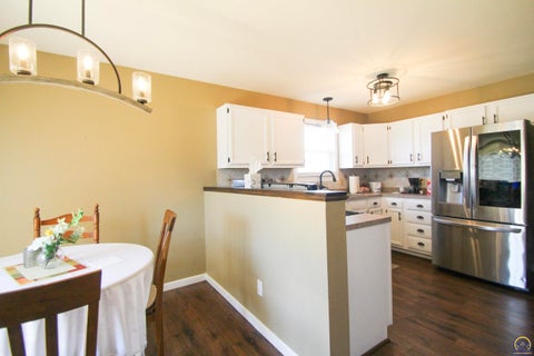 Tiny photo for 2101 SE Peace Ct, Topeka, KS 66605 (MLS # 246443)