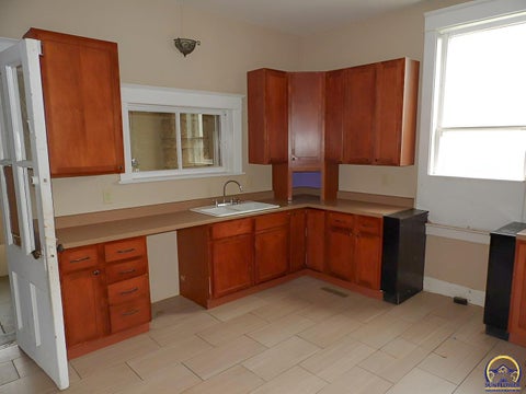 Tiny photo for 415 W Walnut St, Junction City, KS 66441 (MLS # 246895)