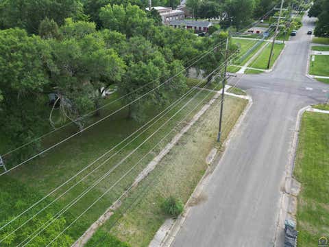 Tiny photo for 126 Sylvan St, Emporia, KS 66801 (MLS # 245098)