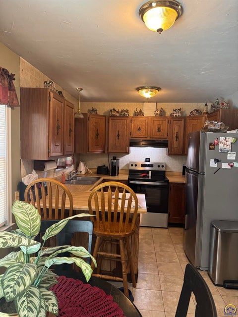 Tiny photo for 2150 SW Plass Ave, Topeka, KS 66611 (MLS # 246783)