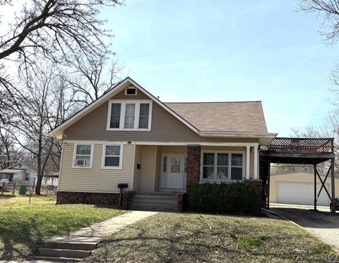 Tiny photo for 615 SW High Ave, Topeka, KS 66606 (MLS # 243565)