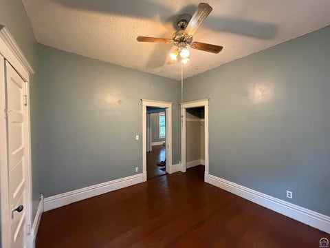 Tiny photo for 424 Cottonwood St, Emporia, KS 66801 (MLS # 246754)