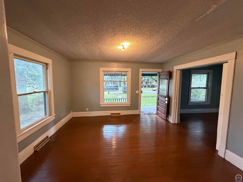 Tiny photo for 424 Cottonwood St, Emporia, KS 66801 (MLS # 246754)