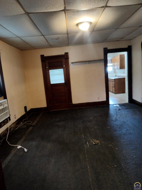 Tiny photo for 609 W 3rd St, Holton, KS 66436 (MLS # 246257)