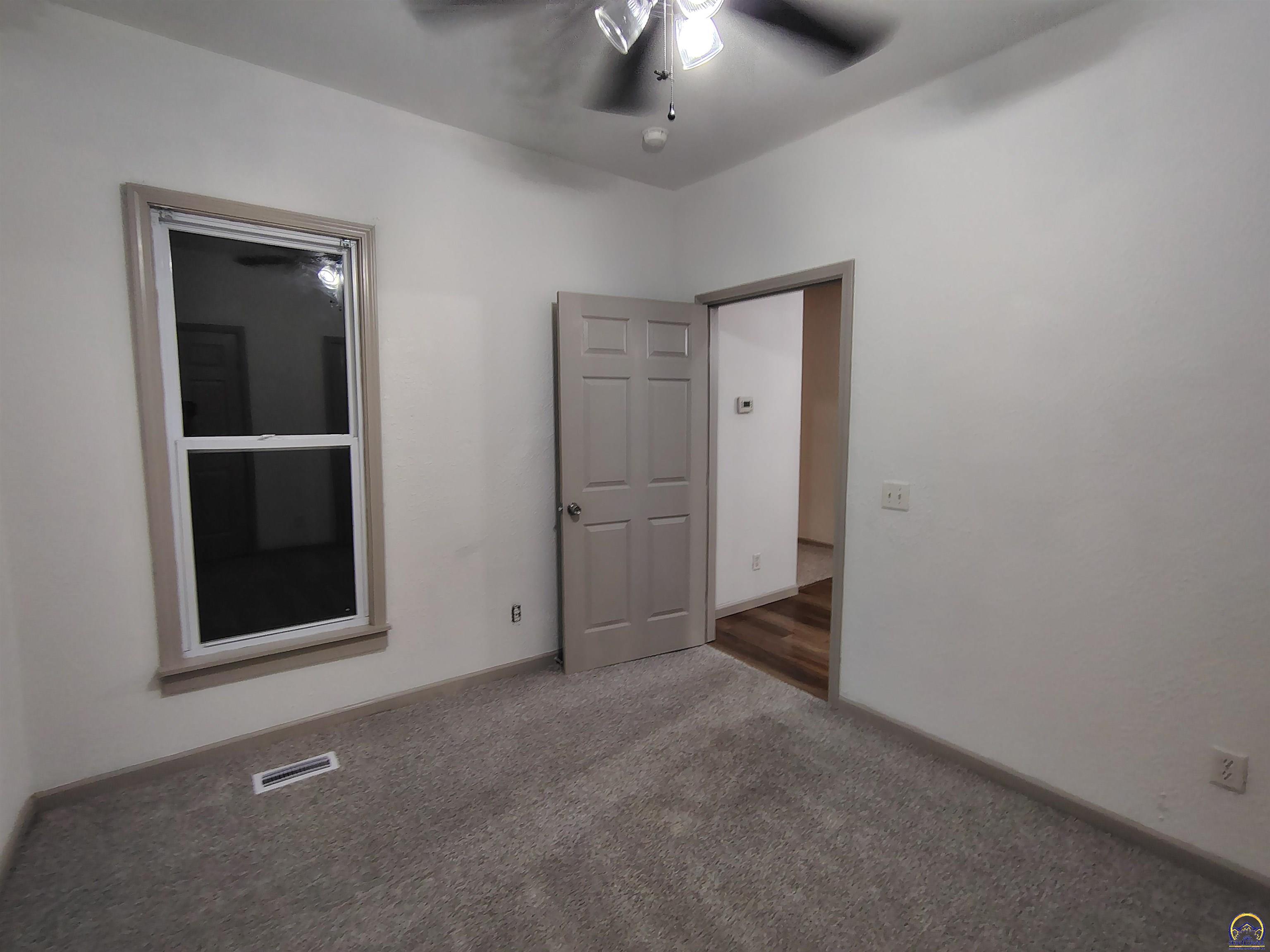 Topeka, Kansas 66608, United States, 3 Bedrooms Bedrooms, ,3 BathroomsBathrooms,Residential,Pending,115902