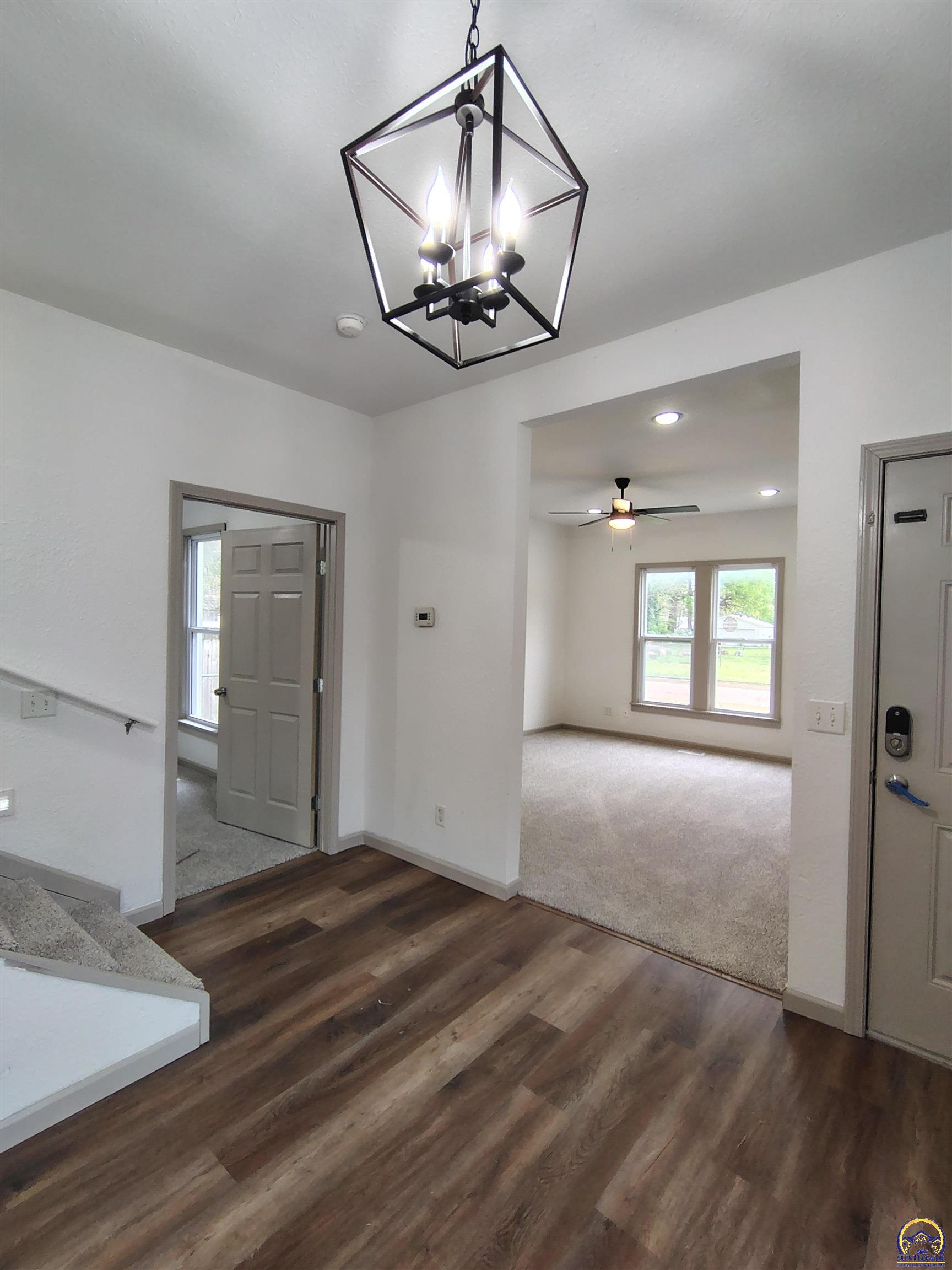 Topeka, Kansas 66608, United States, 3 Bedrooms Bedrooms, ,3 BathroomsBathrooms,Residential,Pending,115902