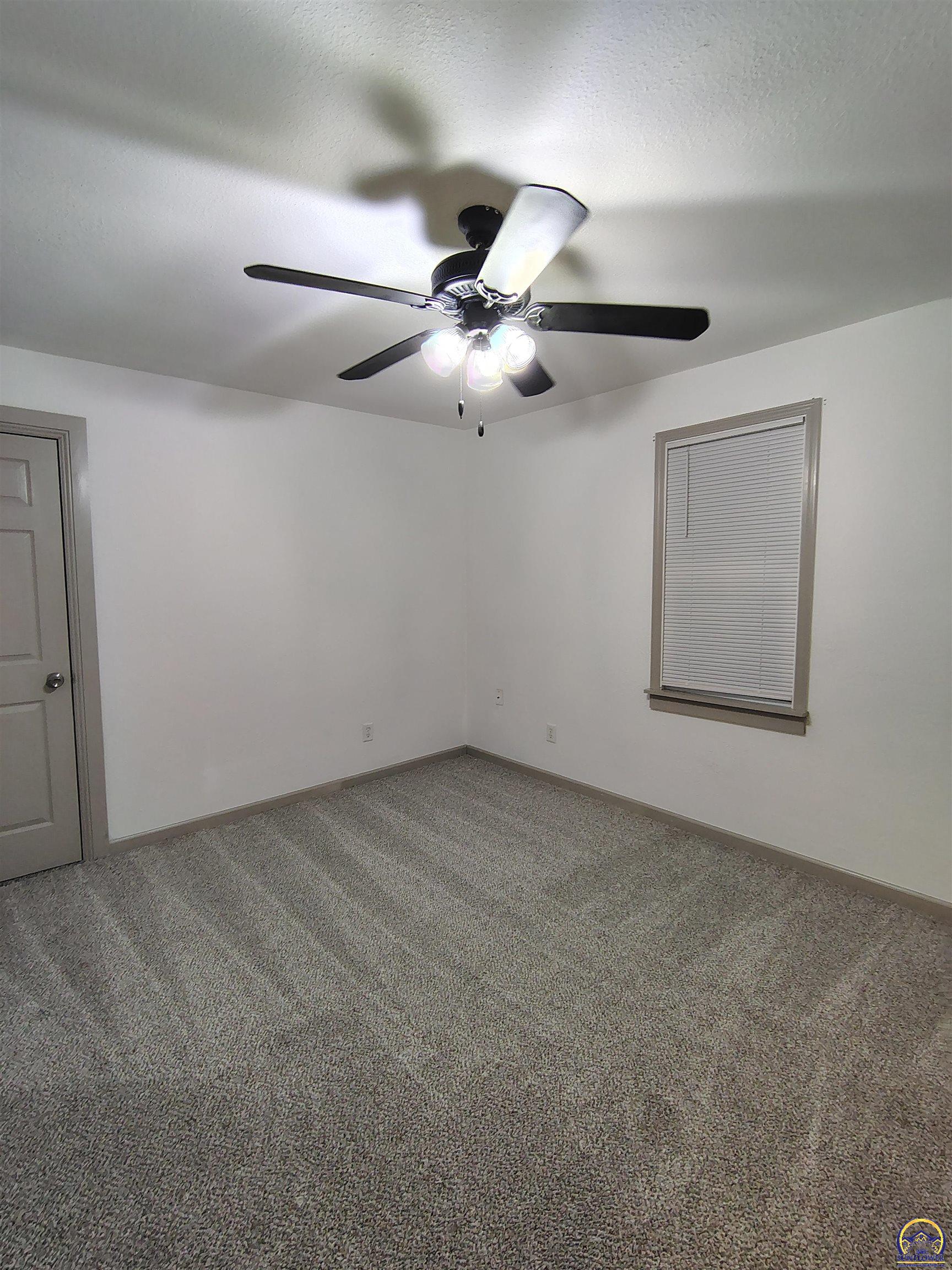 Topeka, Kansas 66608, United States, 3 Bedrooms Bedrooms, ,3 BathroomsBathrooms,Residential,Pending,115902