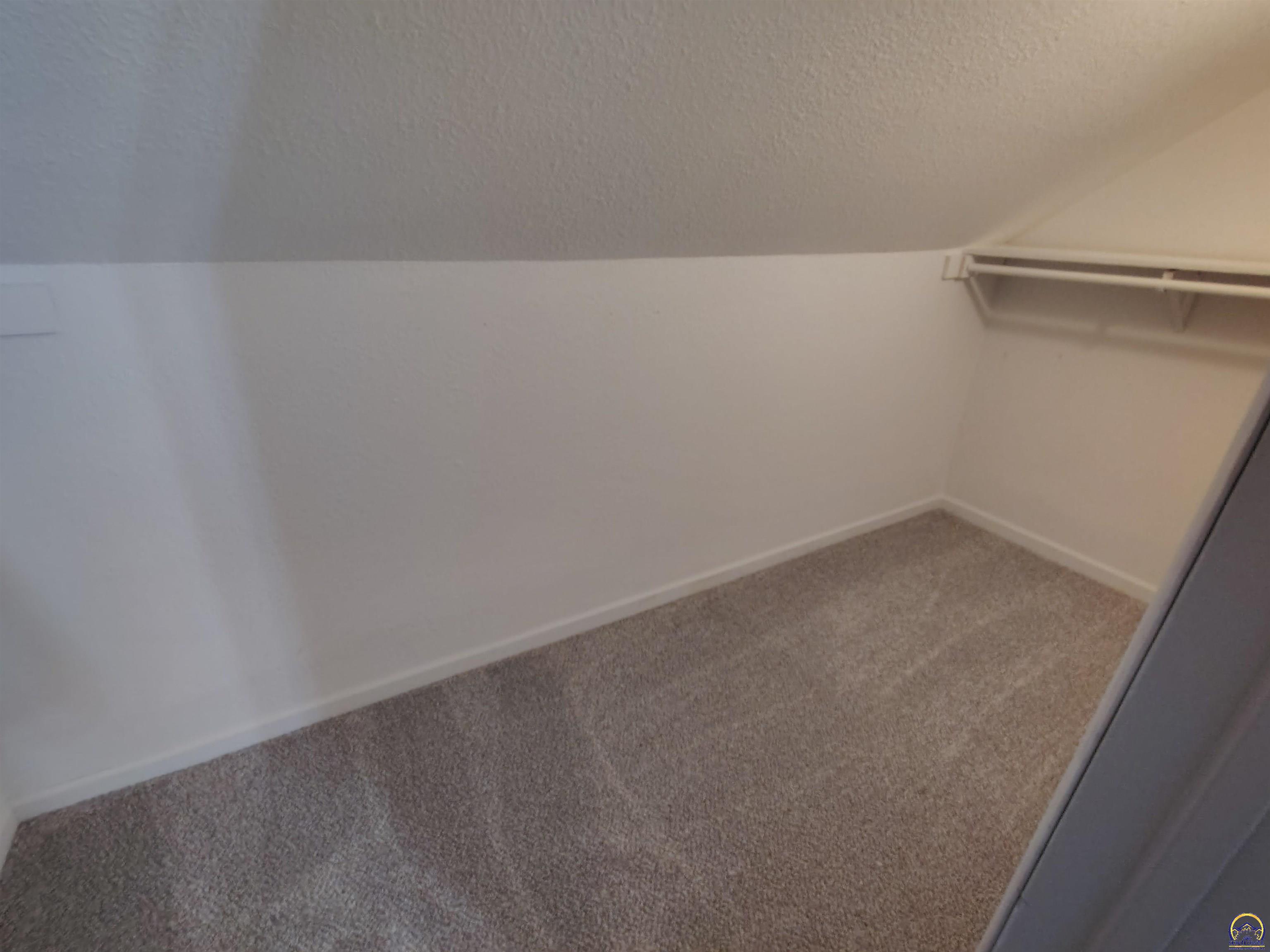 Topeka, Kansas 66608, United States, 3 Bedrooms Bedrooms, ,3 BathroomsBathrooms,Residential,Pending,115902