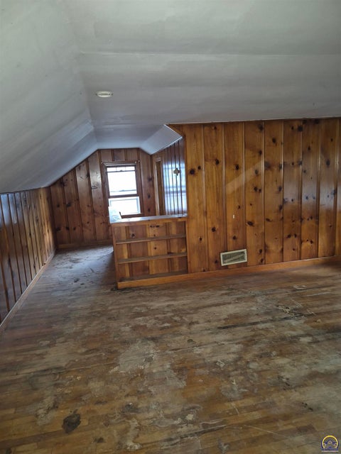 Tiny photo for 2321 SE Maryland Ave, Topeka, KS 66605 (MLS # 246352)