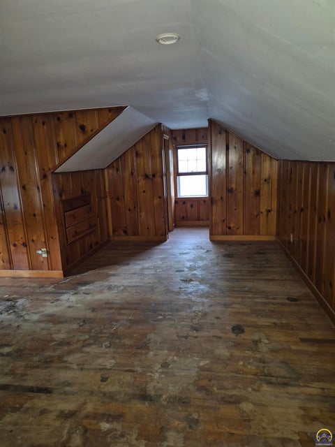 Tiny photo for 2321 SE Maryland Ave, Topeka, KS 66605 (MLS # 246352)